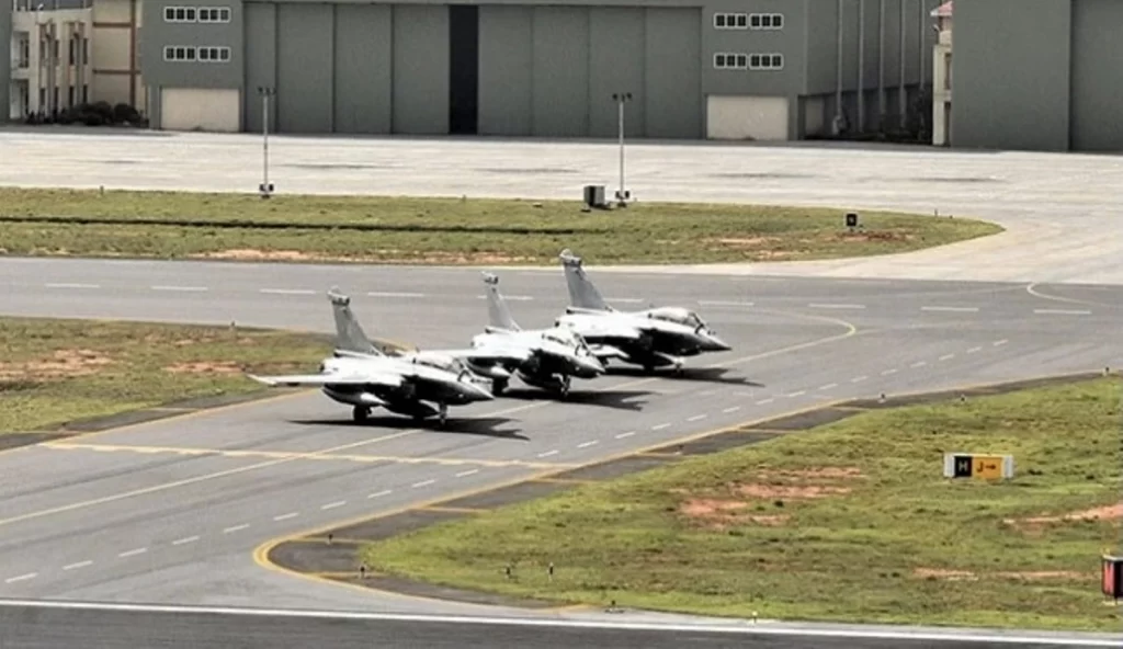 Three French Rafale fighter jets landed in India