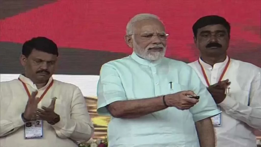 PM Modi inaugurates Rs 3400 crore project in Surat